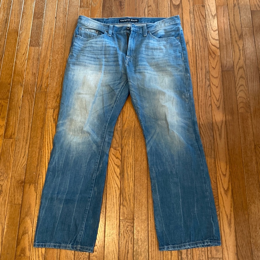 Express Men’s Blake Loose fit Bootcut Jeans